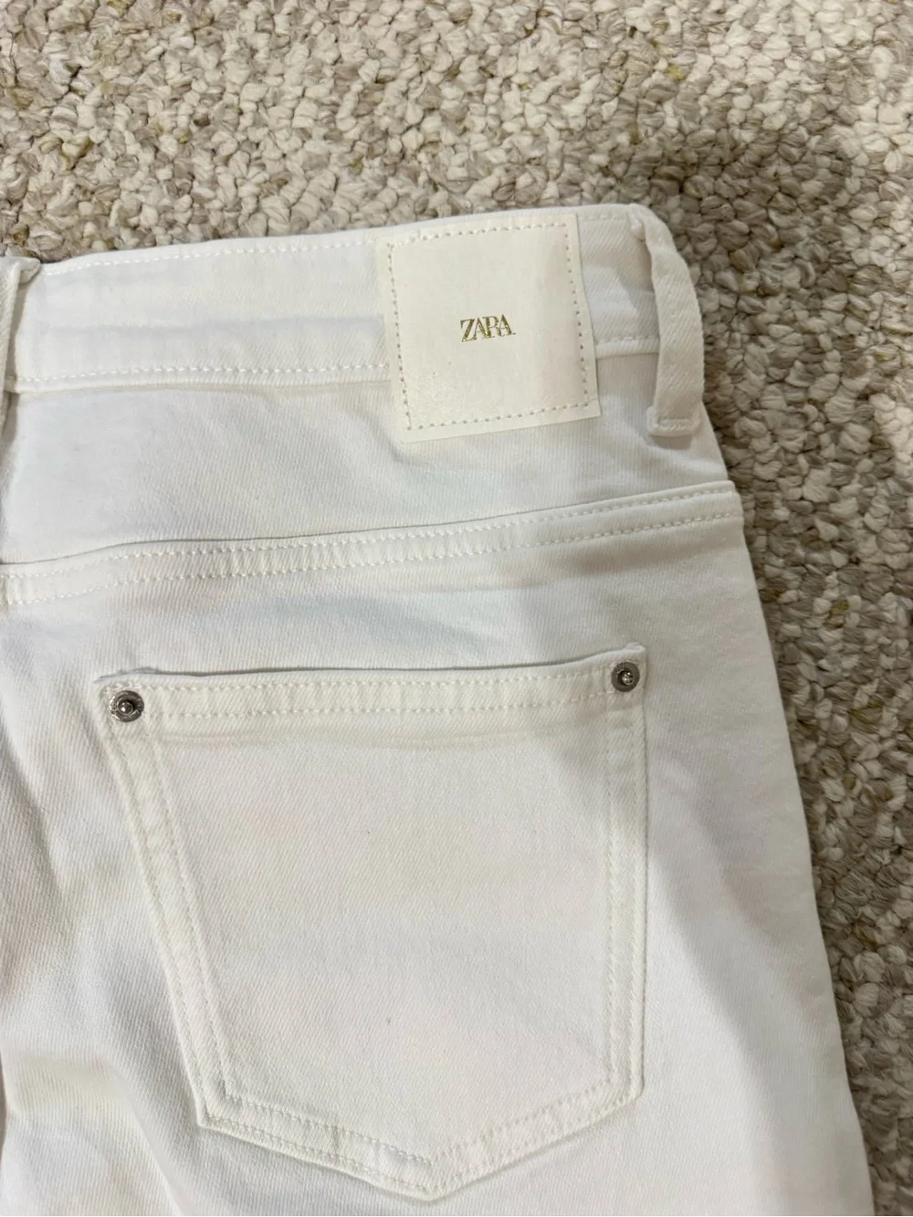 NEW ZARA WHITE JEANS